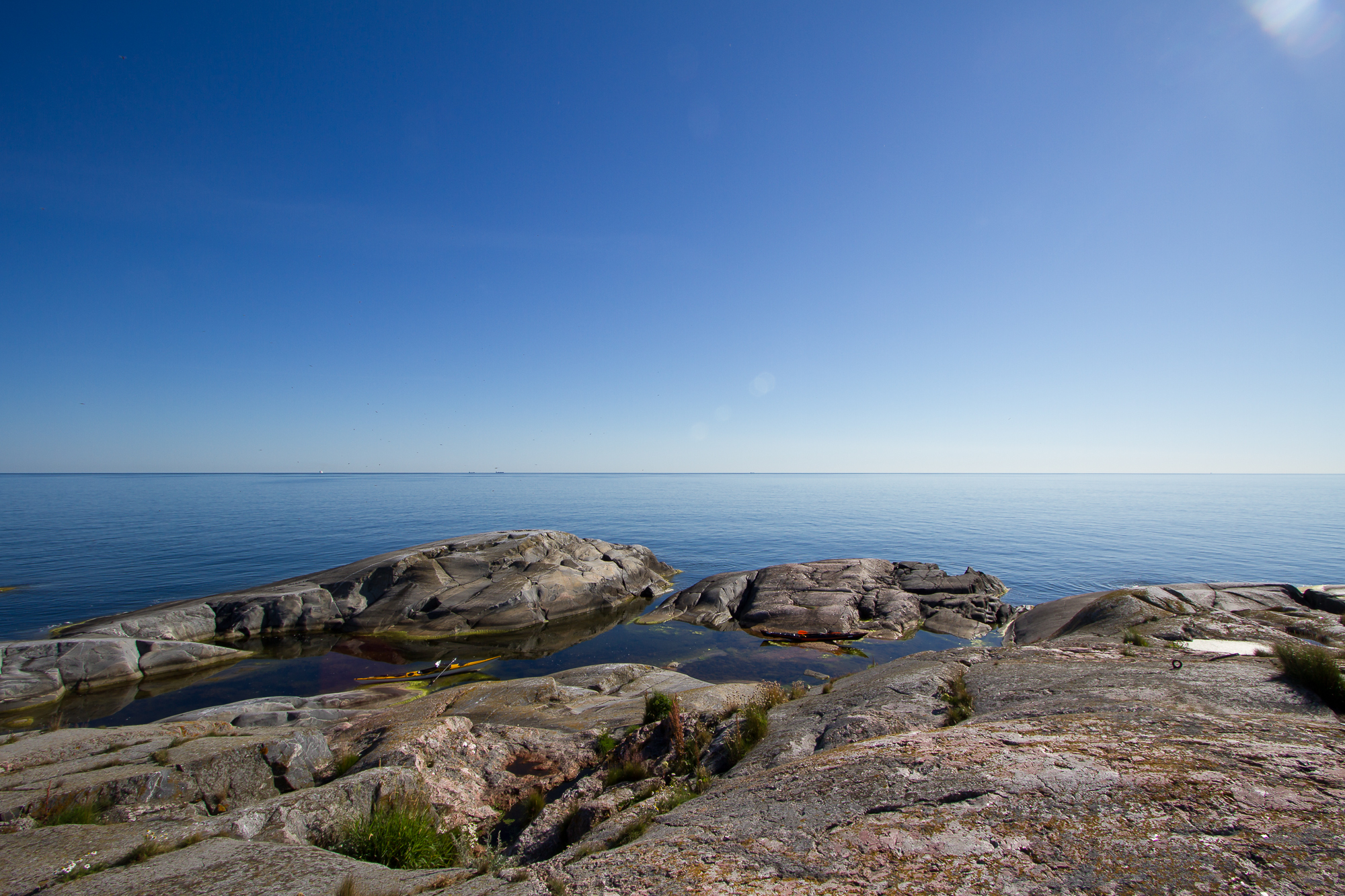 The horizon seen over the bay on the north side of Tjärven.