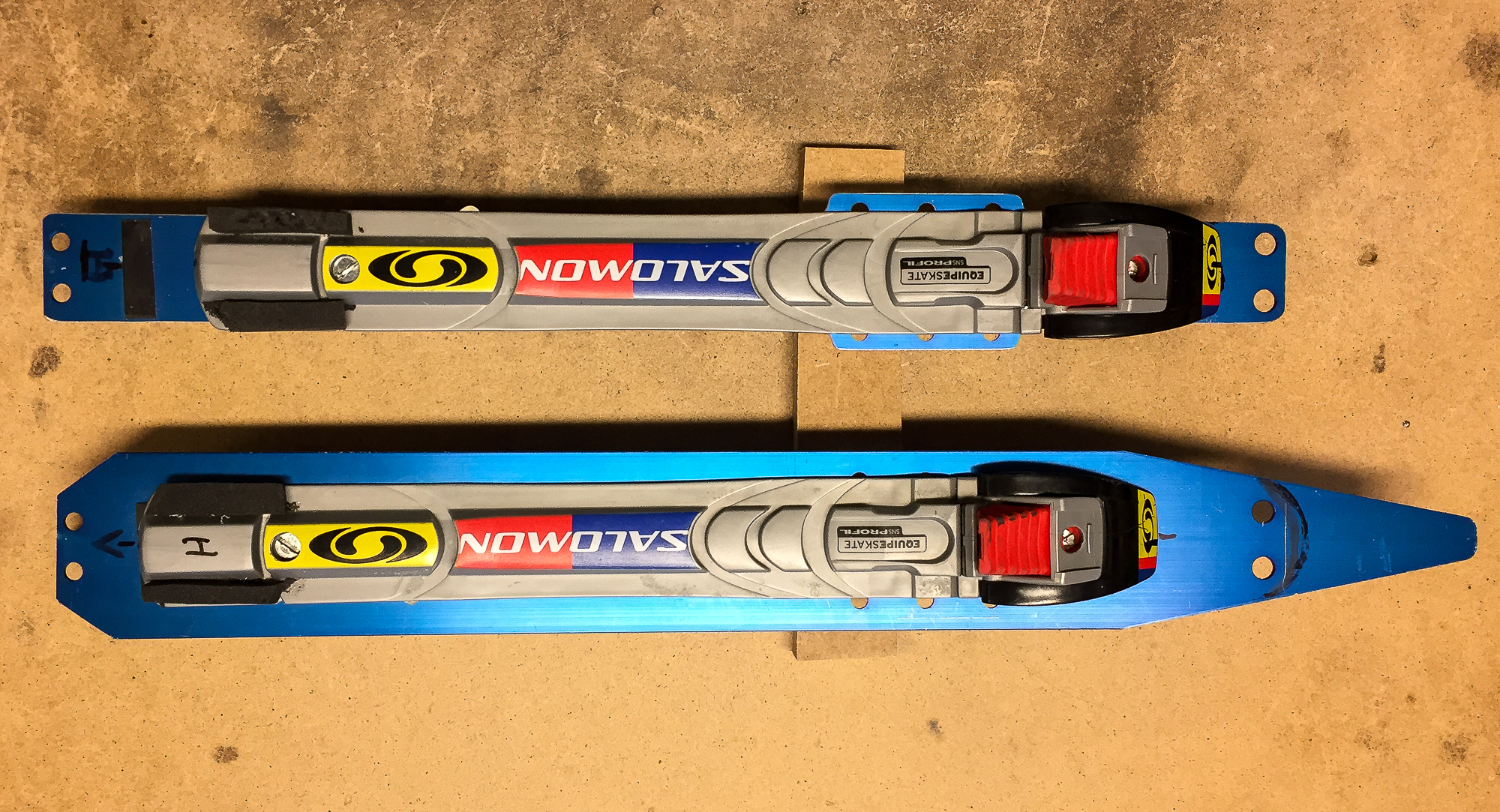 Skyllermarks Blå långfärdsskridskor med SNS-PILOT-bindning, före och efter modifiering