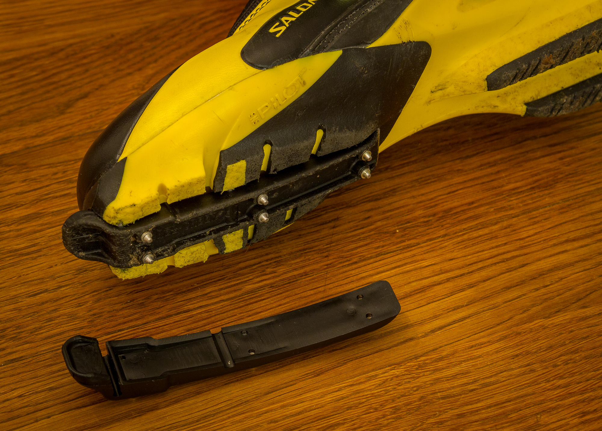 Salomonpjäxa med Red Creek halkskydd för SNS Pilot. Finns också för Rottefella.