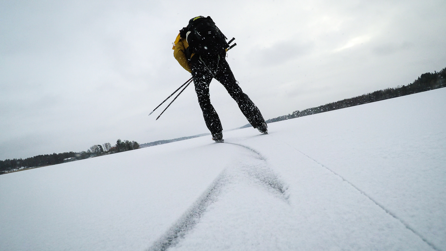 Långfärdsskridskoåkare på Mälaren