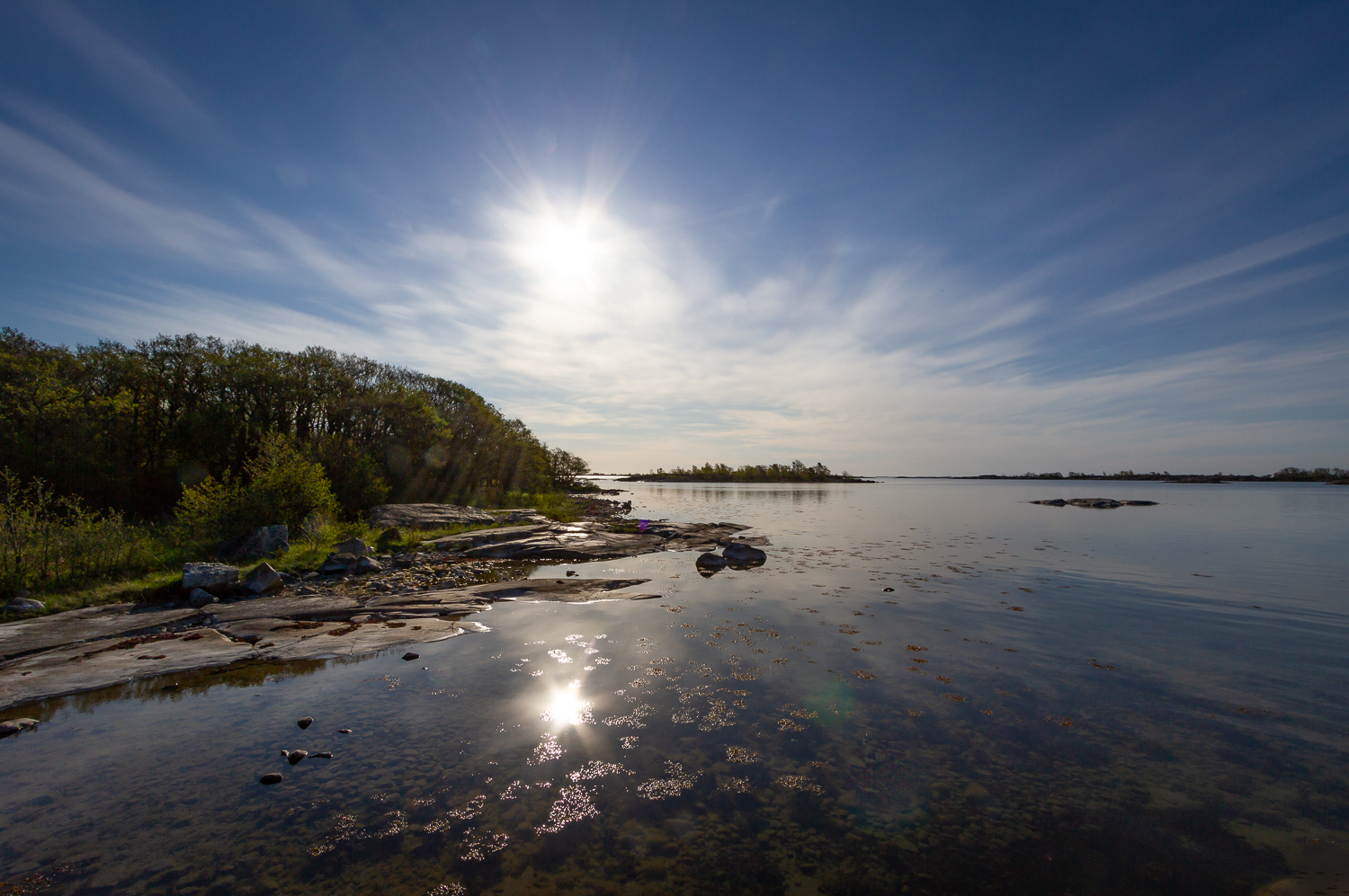 Solig förmiddag i Söderarms skärgård