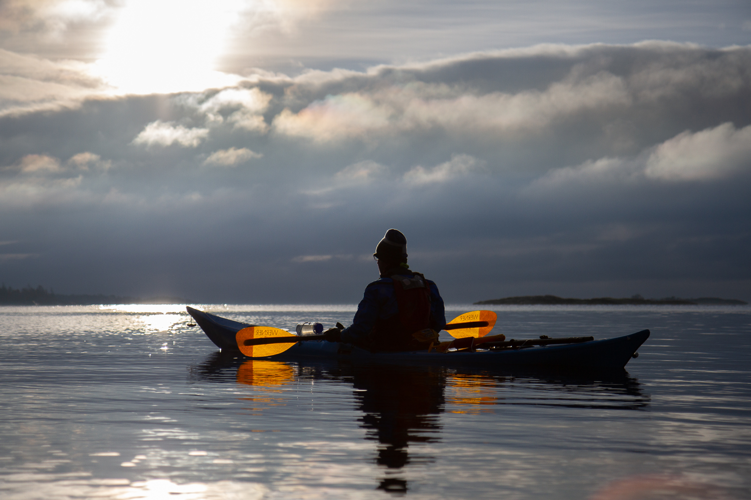 Kajakpaddlare i Sörmlands skärgård