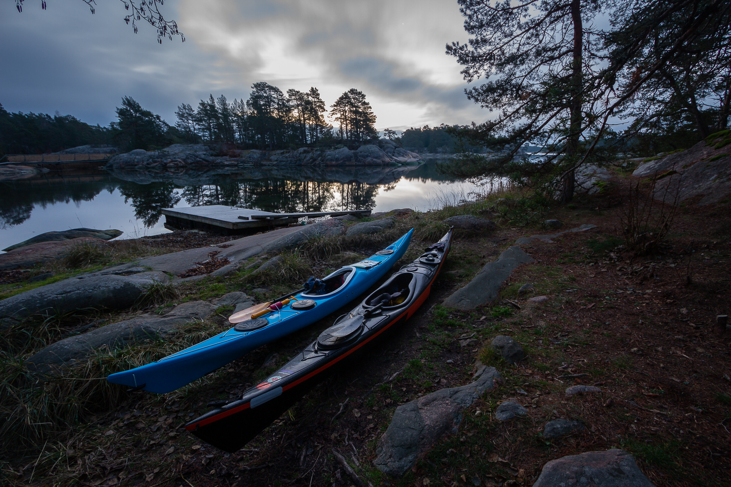 Kajaker vid kanotbryggan i Stendörrens naturreservat