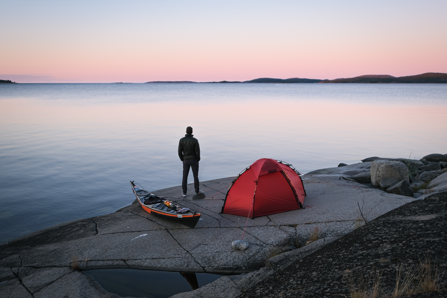 Tält och kajak på Tärnättholmarna, Höga kusten