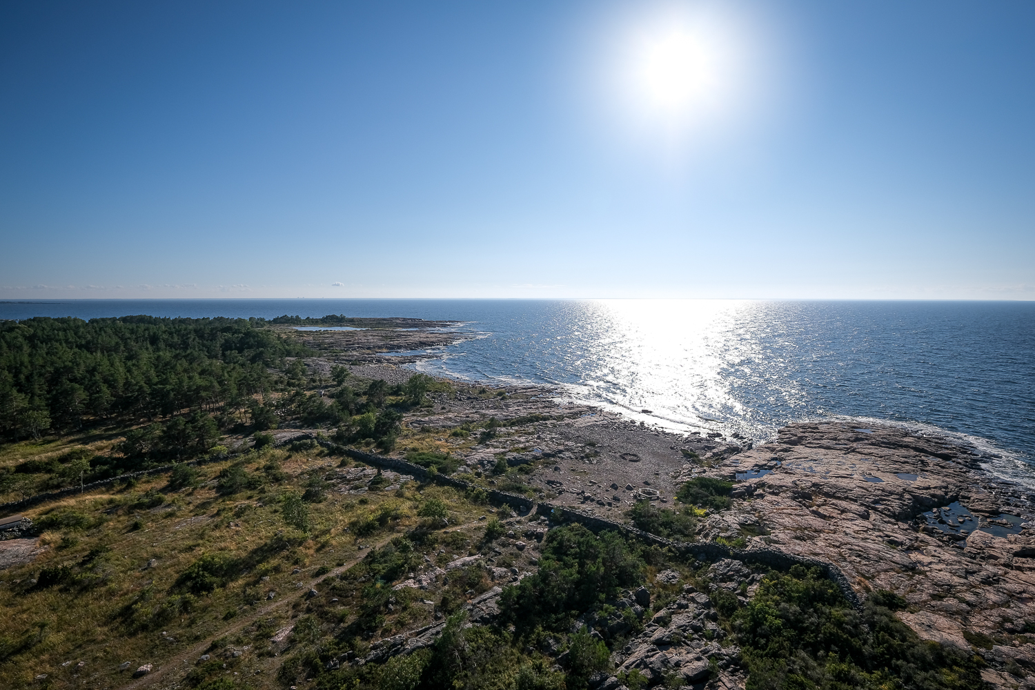 Utsikt väster ut från Örskärs fyr, Norra Roslagens skärgård