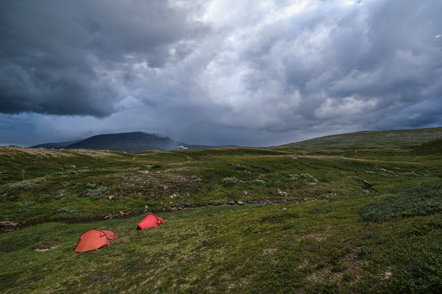 Tält i regnväder, Härjedalsfjällen