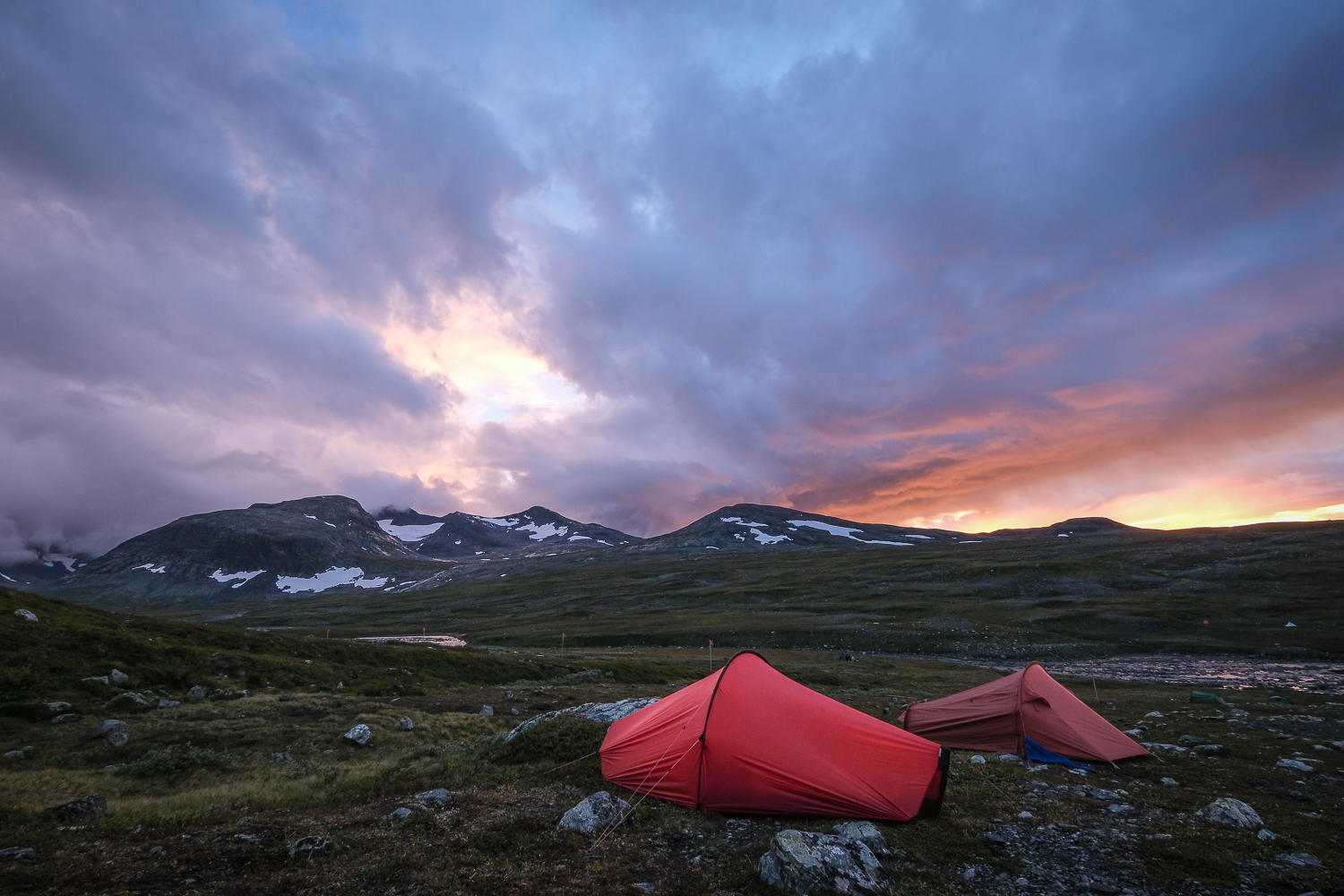 Tält i solnedgång vid Sylarnamassivet, Jämtlandsfjällen